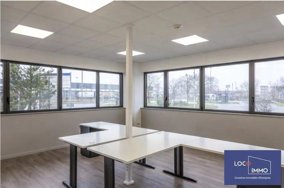 Bureau à louer - Bruges (33520) - 1280 m² - 14 933 €/mois