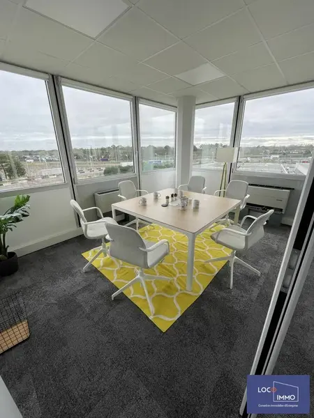 Bureau à louer - Pessac (33600) - 640 m² - 6 933 €/mois