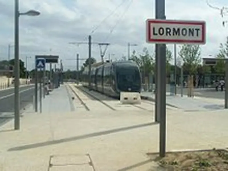 Bureau à louer - Lormont (33310) - 400 m² - 4 633 €/mois