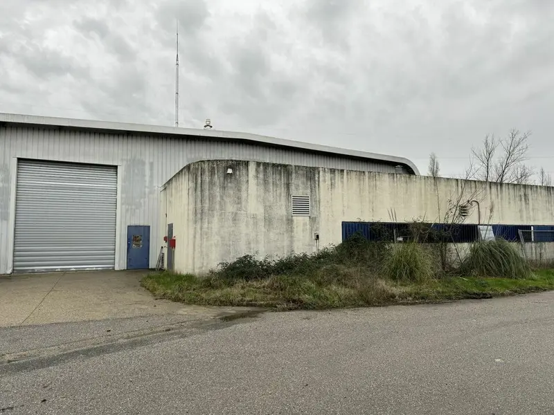 Entrepôt / Activité à louer - Bordeaux (33300) - 2413 m² - 13 500 €/mois
