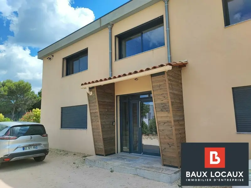 Bureau à louer - Lambesc (13410) - 200 m² - 2 400 €/mois