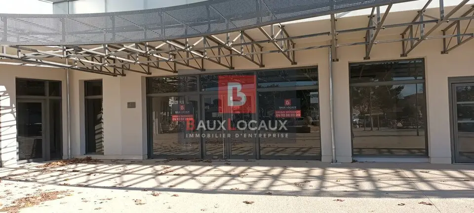 Local Commercial à louer - Les Angles (30133) - 385 m² - 7 000 €/mois