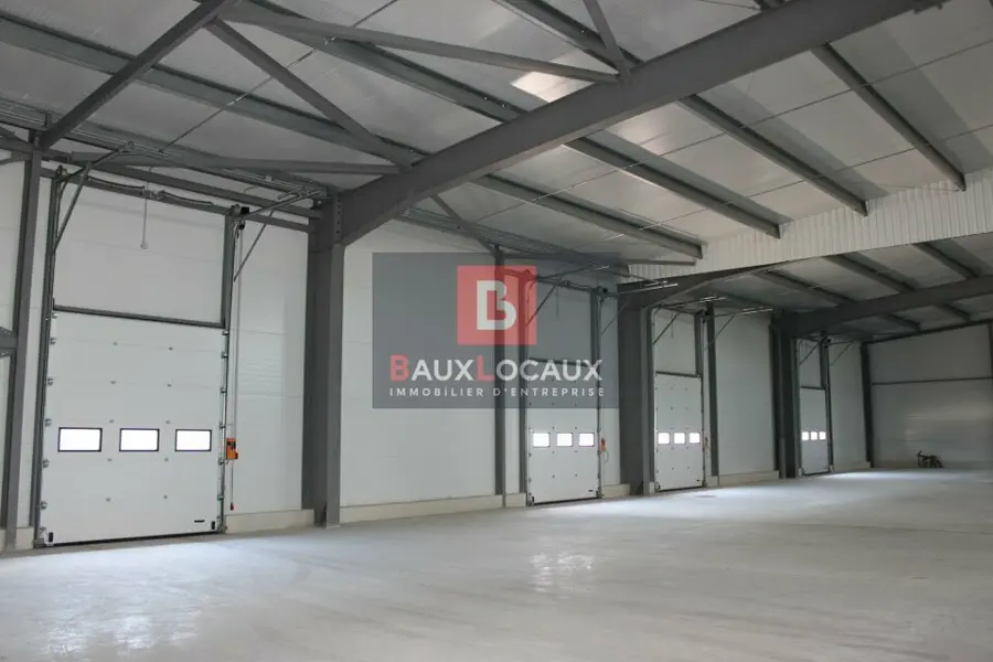 Entrepôt / Activité à louer - Beaucaire (30300) - 2600 m² - 15 166 €/mois