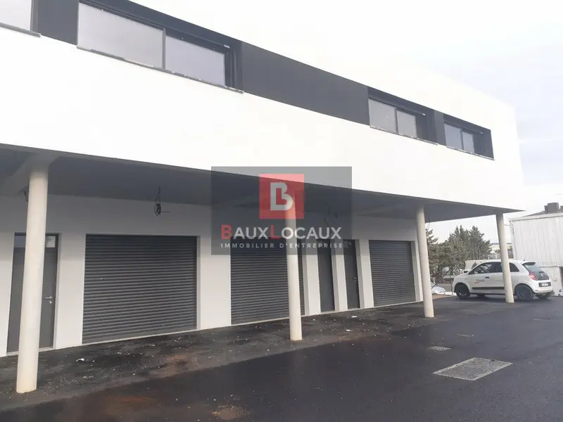 Entrepôt / Activité à louer - Salon-De-Provence (13300) - 136 m² - 1 400 €/mois