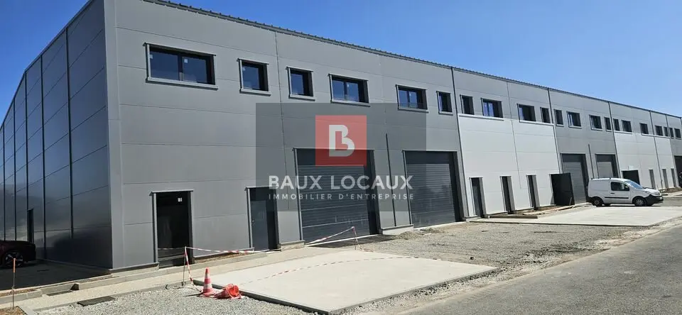 Entrepôt / Activité à louer - Carpentras (84200) - 380 m² - 2 850 €/mois