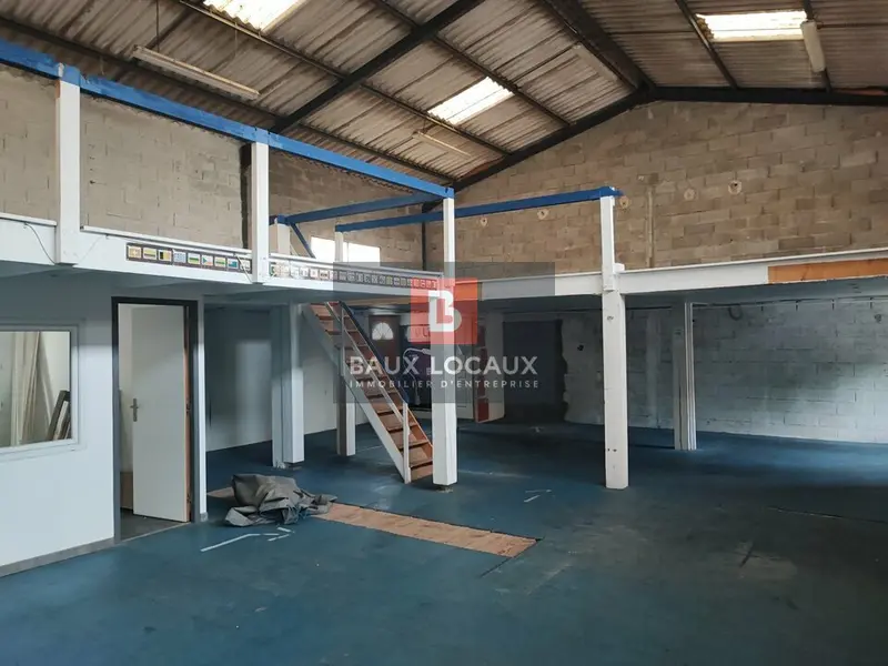Entrepôt / Activité à louer - Lambesc (13410) - 150 m² - 1 500 €/mois