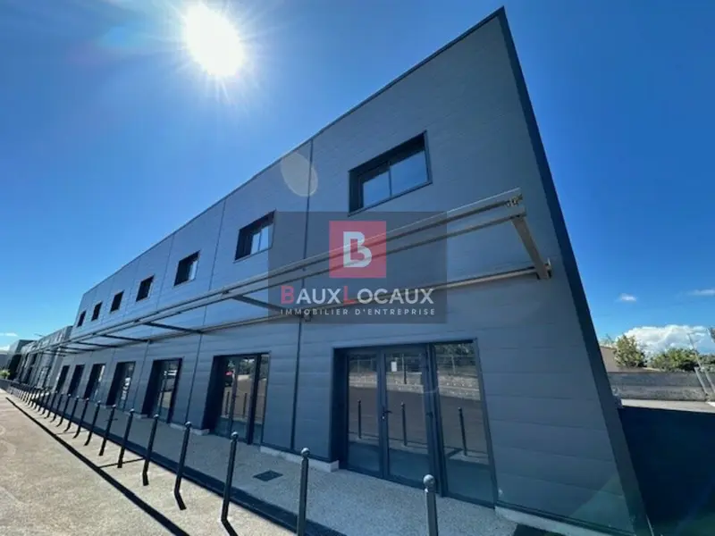 Bureau à louer - Vedène (84270) - 118 m² - 1 671 €/mois