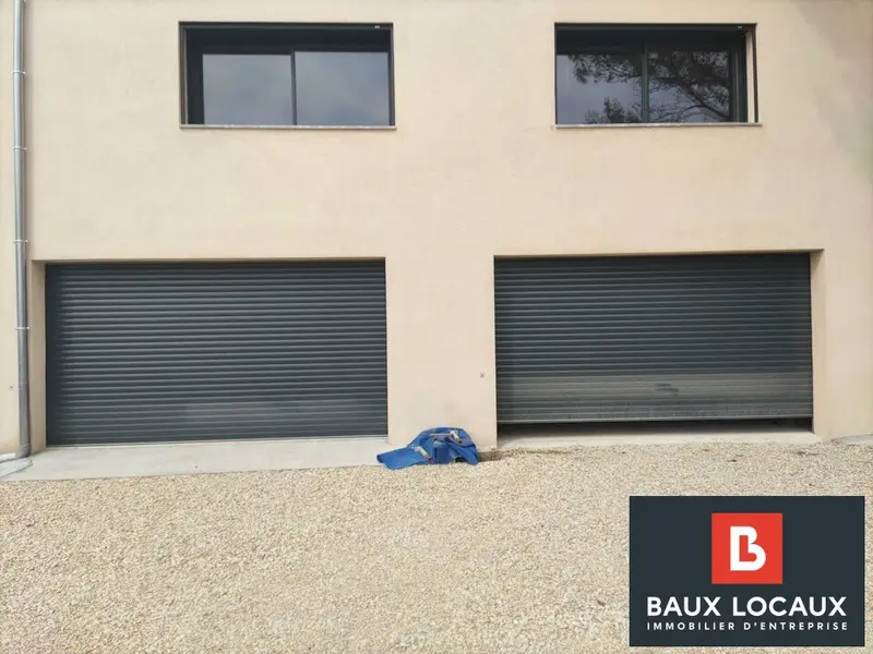 Entrepot 100 m² Lambesc