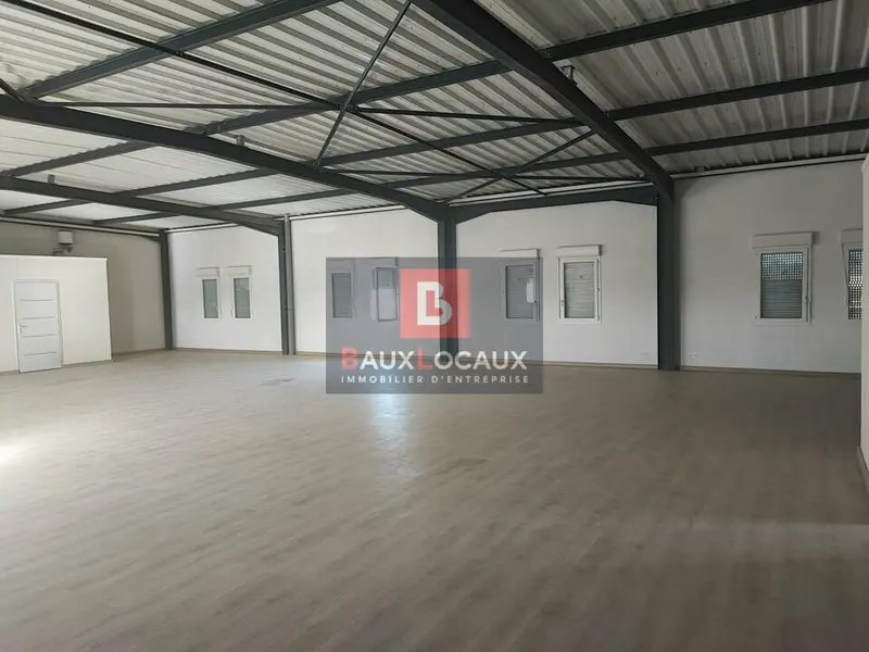 Bureau à louer - Istres (13800) - 265 m² - 2 500 €/mois