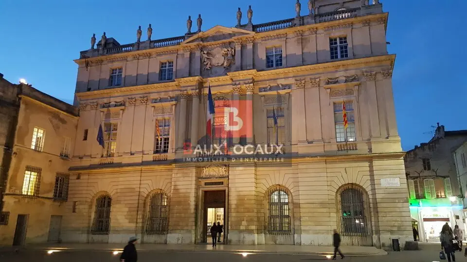 Local Commercial à vendre - Arles (13200) - 77 m² - 0 €