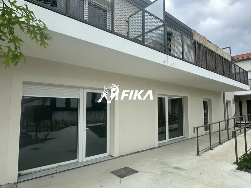 A VENDRE LOCAL COMMERCIAL 60 m² - (31450) BELBERAUD