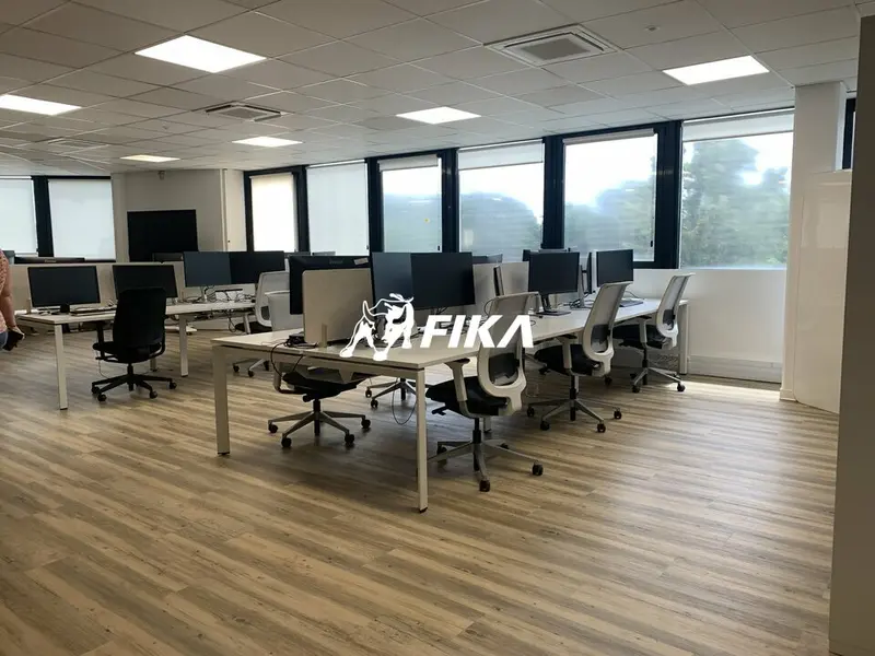 Bureau à louer - Toulouse (31100) - 2412 m² - 23 919 €/mois