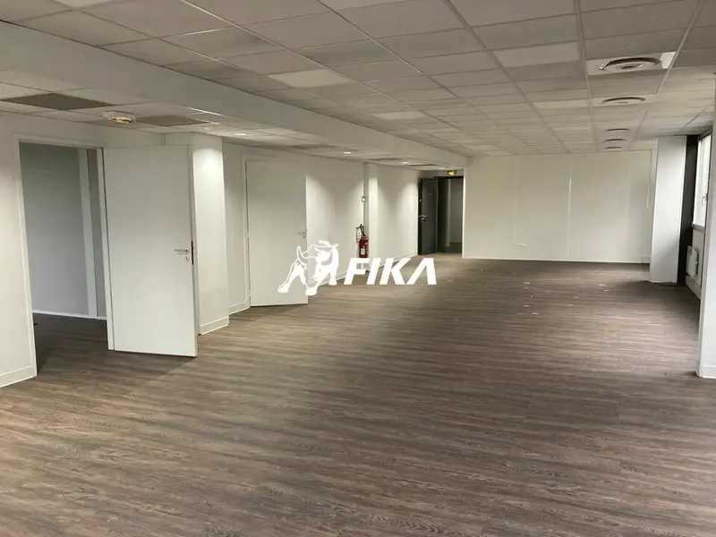 Bureau à louer - Labège (31670) - 1517 m² - 13 273 €/mois