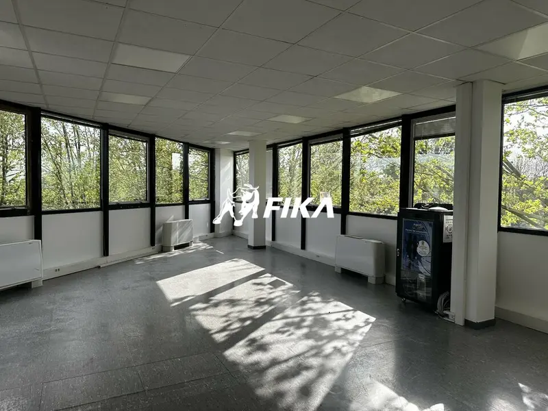 Bureau à louer - Labège (31670) - 185 m² - 1 911 €/mois