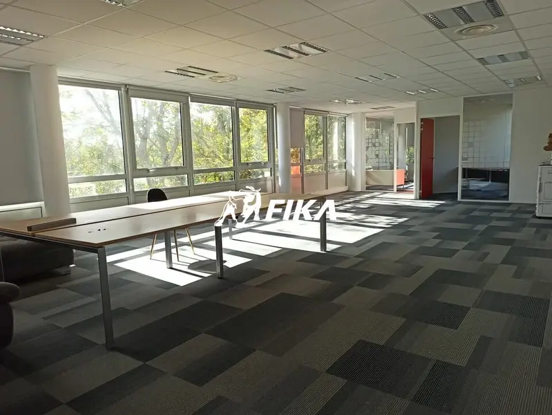 Bureau à louer - Labège (31670) - 385 m² - 3 497 €/mois