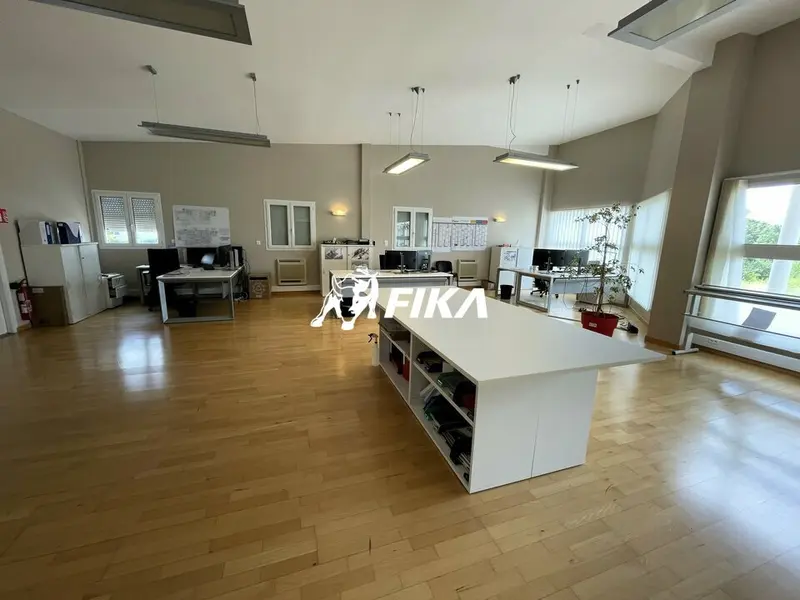 Bureau à louer - Tournefeuille (31170) - 1306 m² - 11 971 €/mois