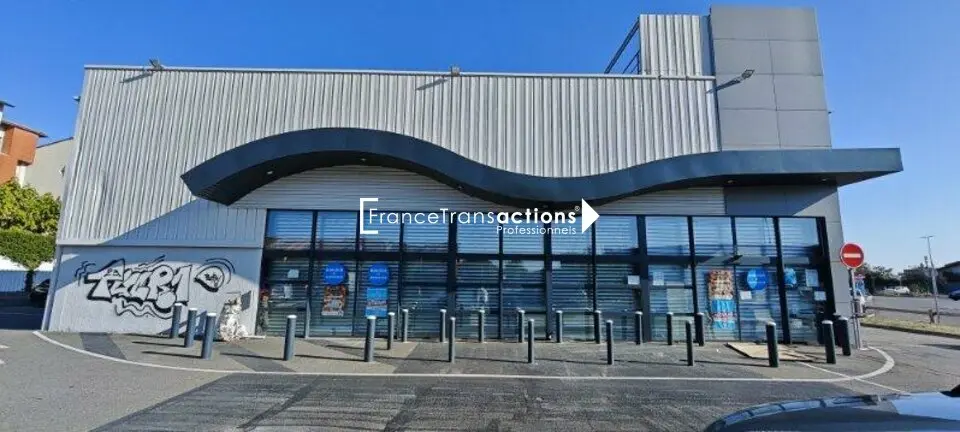 Local Commercial à louer - Toulouse (31300) - 830 m² - 10 375 €/mois
