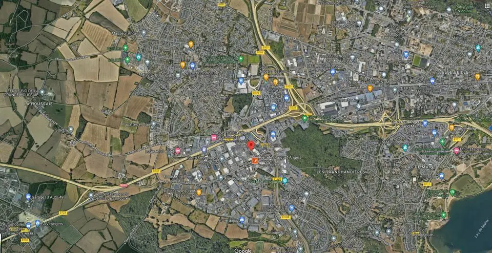 Local Commercial à louer - Angers (49000) - 1300 m² - 12 500 €/mois