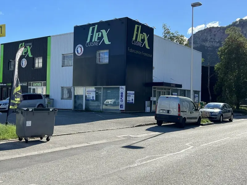 Local Commercial à louer - Échirolles (38130) - 168 m² - 3 000 €/mois