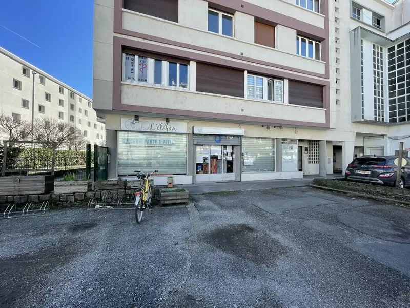Local Commercial à vendre - Grenoble (38000) - 185 m² - 290 000 €