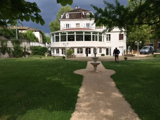 Local Commercial à vendre - Voiron (38500) - 400 m² - 0 €