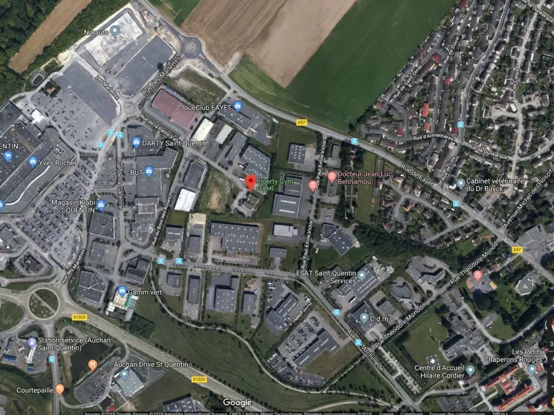 Local Commercial à louer - Reims (51100) - 850 m² - 11 000 €/mois
