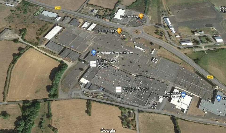 Local Commercial à louer - Nevers (58000) - 1200 m² - 14 166 €/mois