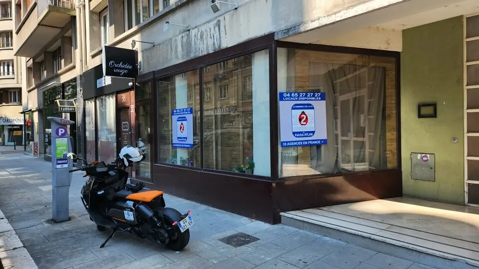 Local Commercial à louer - Grenoble (38000) - 53 m² - 750 €/mois
