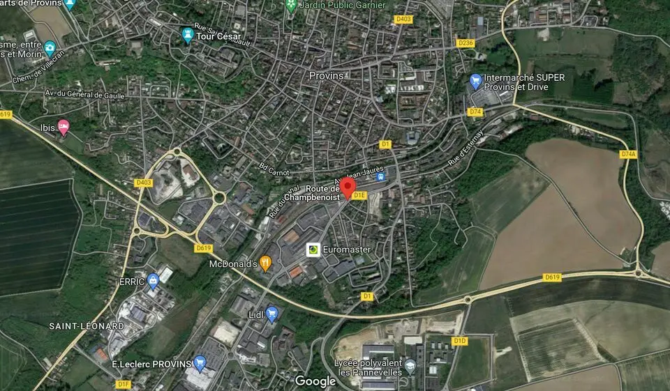 Local Commercial à louer - Provins (77160) - 450 m² - 5 250 €/mois