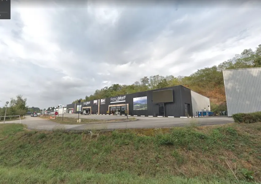 Local Commercial à louer - Limoges (87280) - 900 m² - 7 500 €/mois