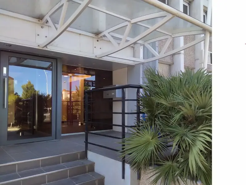 Bureau à louer - Marseille 08 (13008) - 77 m² - 994 €/mois