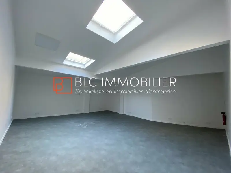 Entrepôt / Activité à louer - Marseille 09 (13009) - 145 m² - 1 790 €/mois
