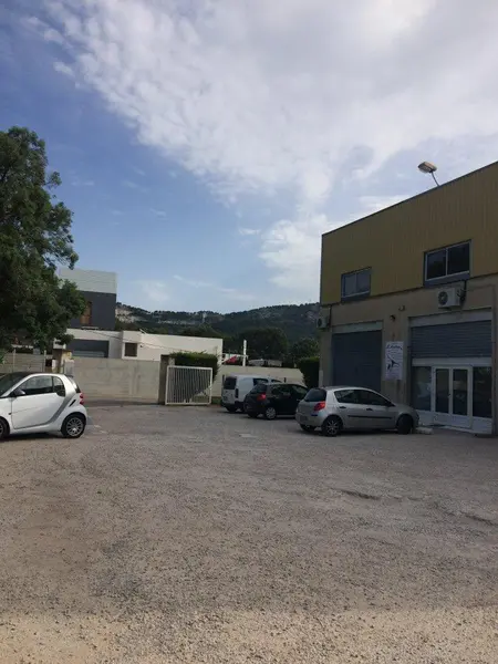 Bureau à louer - Aubagne (13400) - 100 m² - 900 €/mois