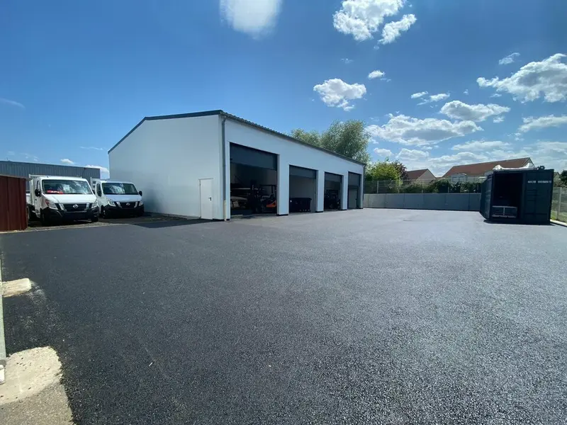 Entrepôt / Activité à louer - Le Val D'Hazey (27940) - 440 m² - 3 300 €/mois