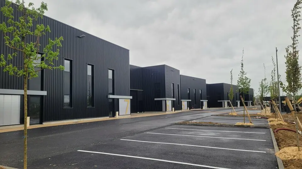 Entrepôt / Activité à louer - Oissel (76350) - 307 m² - 2 113 €/mois