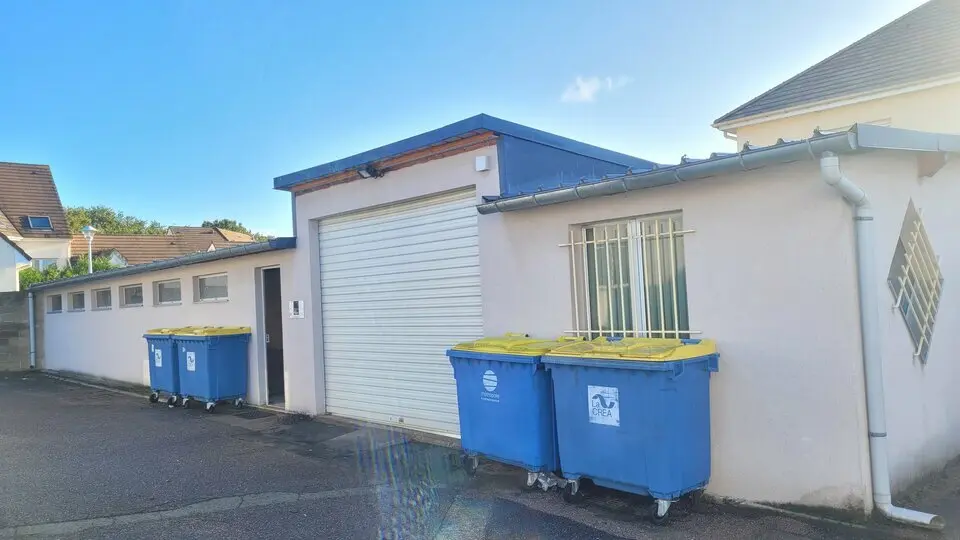 Entrepôt / Activité à louer - Oissel (76350) - 140 m² - 1 000 €/mois