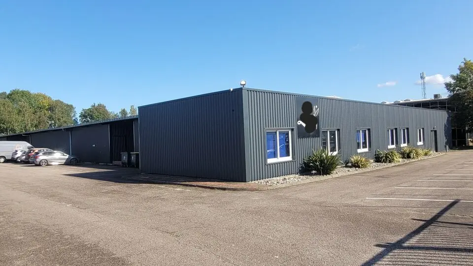 Entrepôt / Activité à louer - Maromme (76150) - 1067 m² - 4 900 €/mois