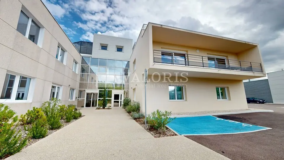 Bureau à vendre - Bron (69500) - 699 m²