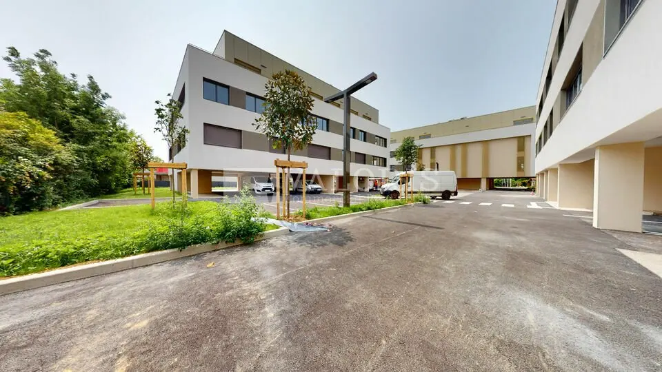Bureau à louer - Dardilly (69570) - 752 m² - 9 650 €/mois