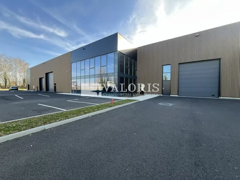 Entrepôt / Activité à louer - Ambérieux (69480) - 1827 m² - 15 500 €/mois