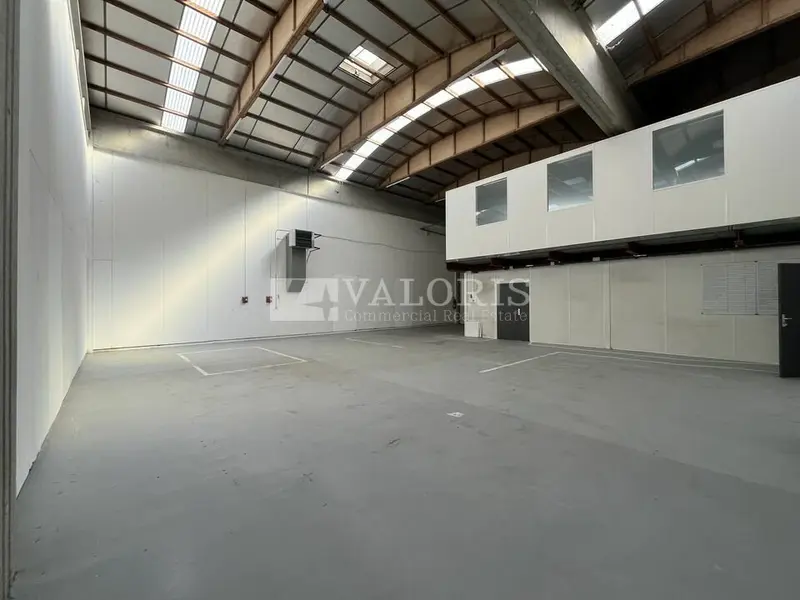 Entrepôt / Activité à louer - Dardilly (69570) - 1962 m² - 19 583 €/mois