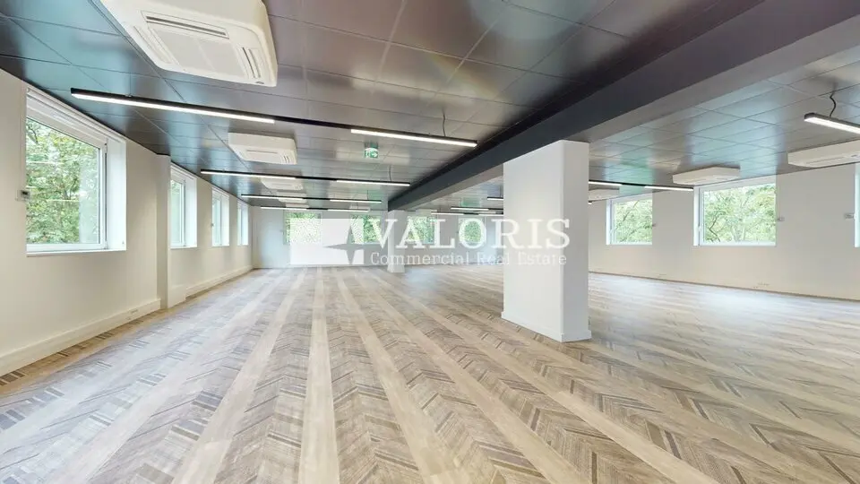 Bureau à louer - Villeurbanne (69100) - 2585 m² - 34 468 €/mois