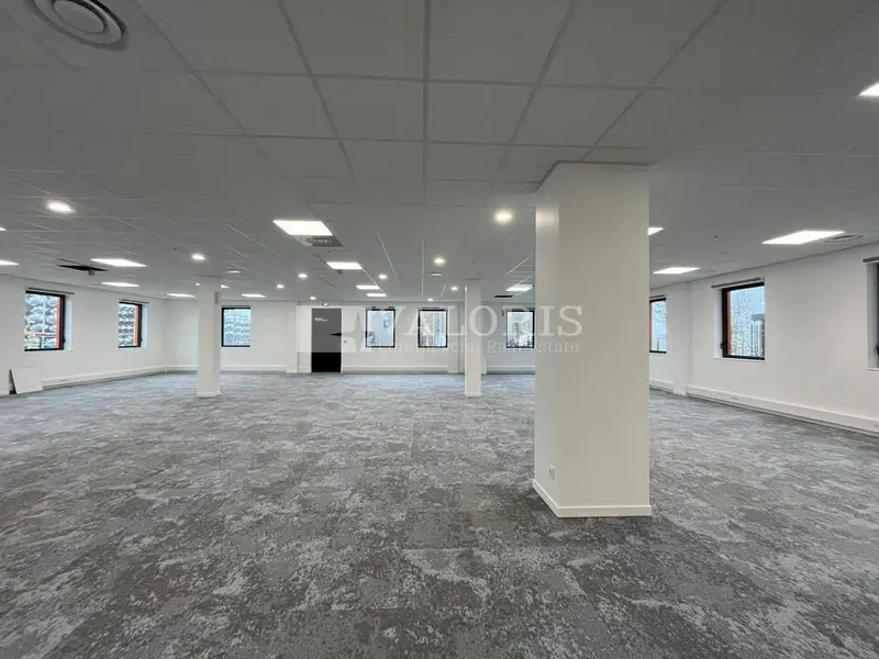 Bureau à louer - Montluel (01120) - 568 m² - 7 103 €/mois