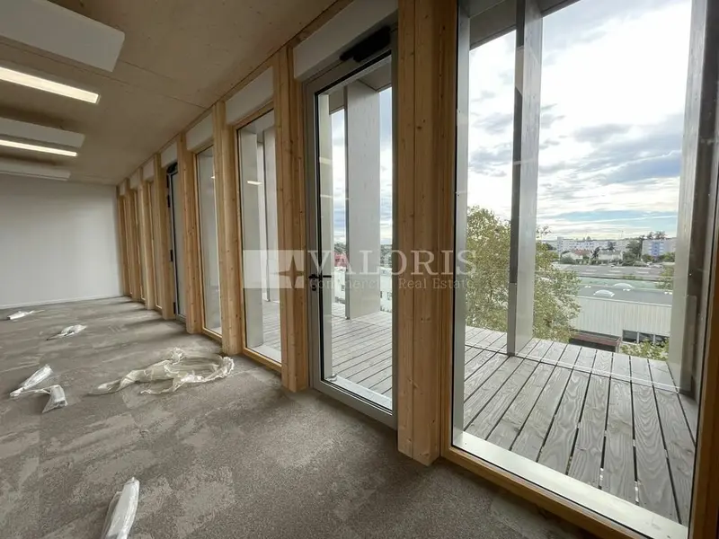 Bureau à louer - Villeurbanne (69100) - 1178 m² - 21 605 €/mois