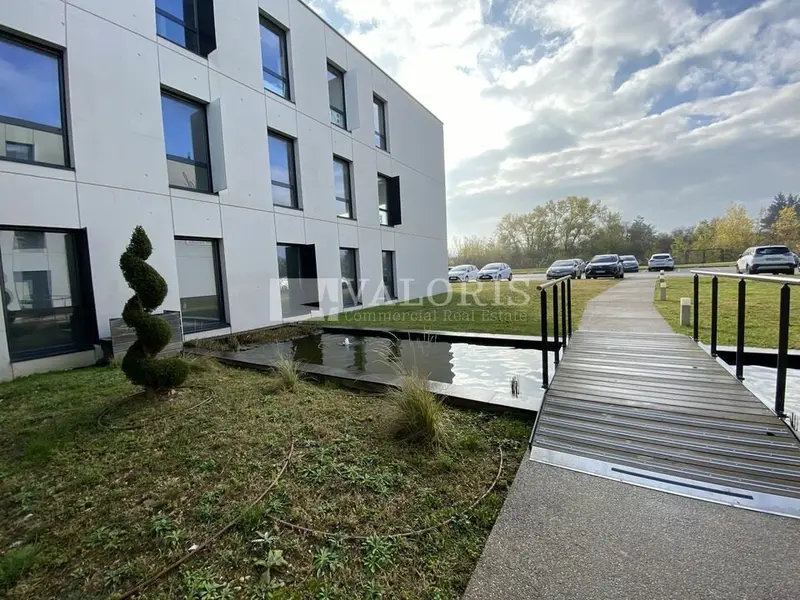 Bureau à louer - Saint-Priest (69800) - 1993 m² - 19 930 €/mois