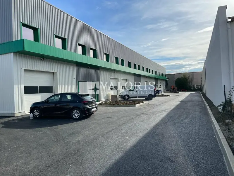 A louer Locaux d'activité 308m² Mions