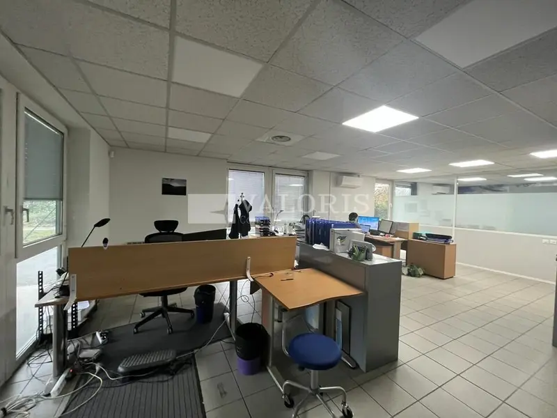 Bureau à louer - Bron (69500) - 200 m² - 2 083 €/mois