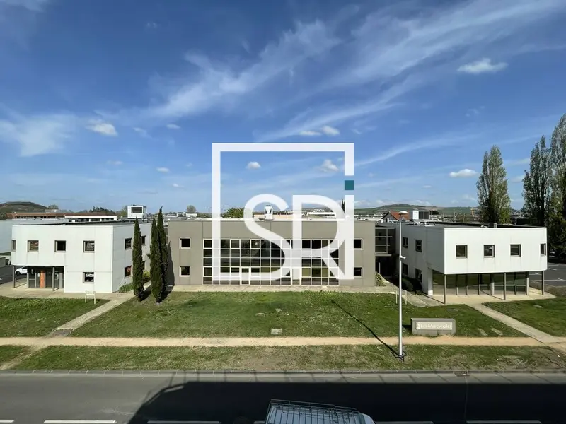 Bureau à louer - Aubière (63170) - 160 m² - 1 650 €/mois