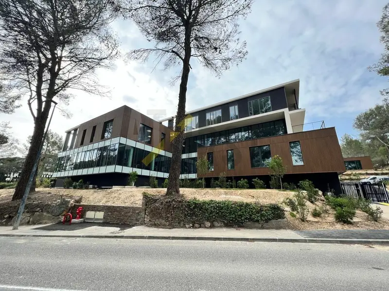 Bureau à louer - Valbonne (06560) - 647 m² - 10 513 €/mois