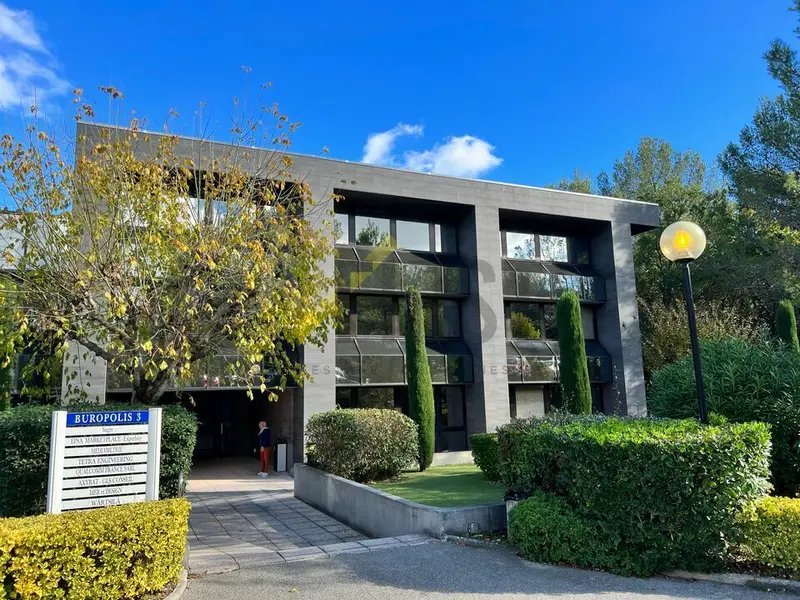 Bureau à louer - Valbonne (06560) - 130 m² - 1 841 €/mois